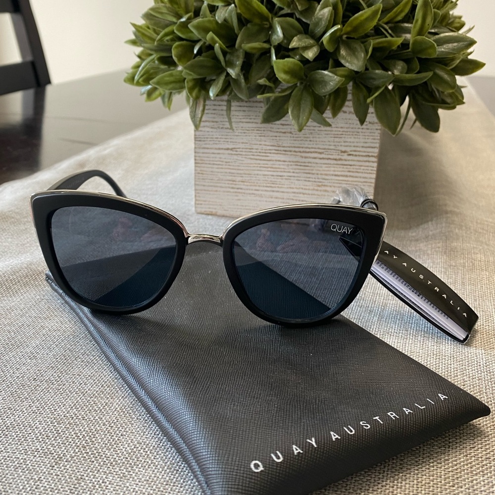 Quay Australia black sunglasses